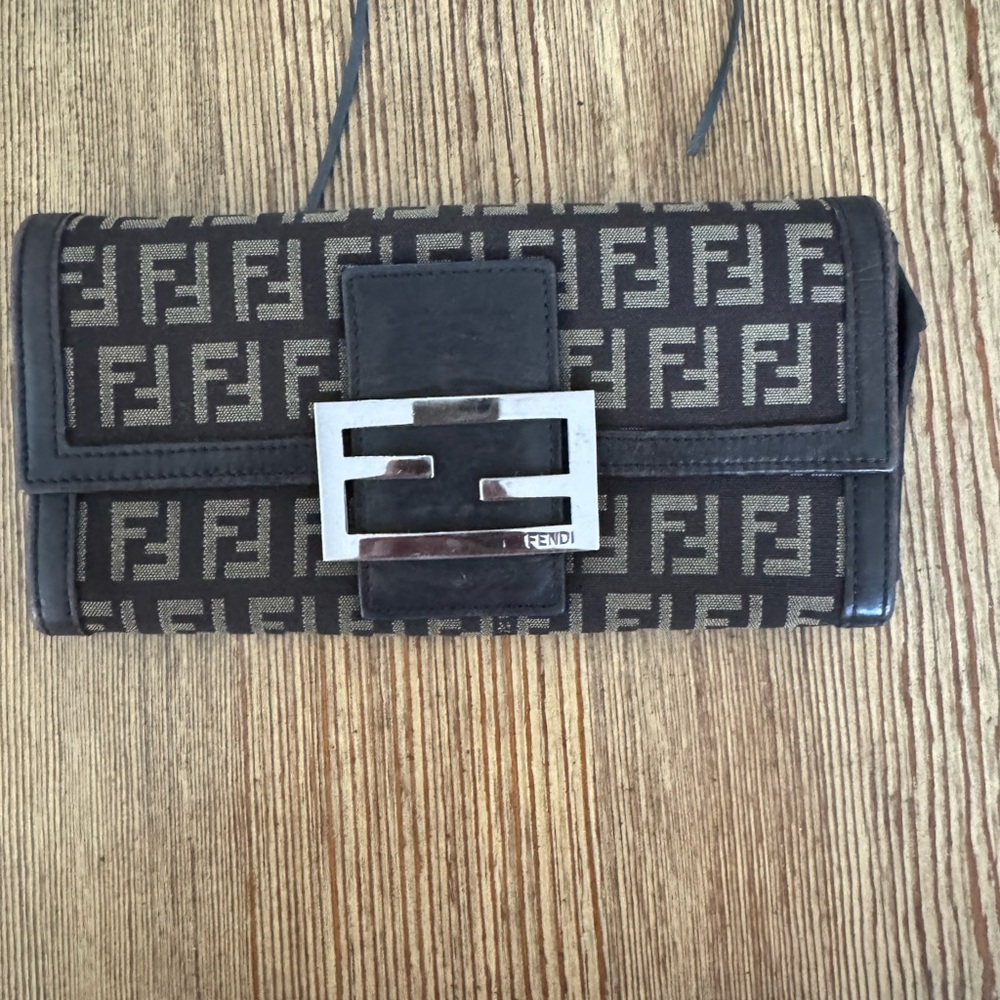 Fendi Wallet good condition